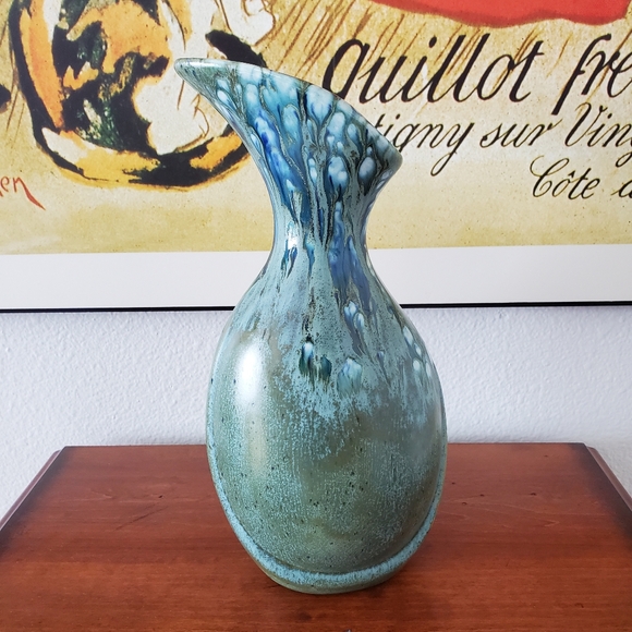 Sharon Hinton Vintage Art Pottery Carafe Vase with Spout. 10.25 inches - Picture 3 of 11